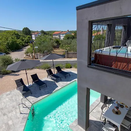 Dom wakacyjny Amazing In Sveti Ivan Dobrinjski