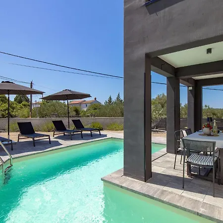 Amazing In Dom wakacyjny Sveti Ivan Dobrinjski