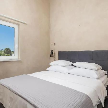 Amazing In Dom wakacyjny Sveti Ivan Dobrinjski